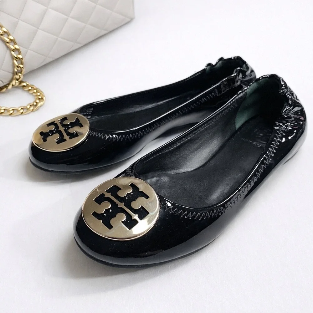 Tory Burch Reva Ballet Flat Black Patent Leather Silver‎ Logo Medallion Size 5.5